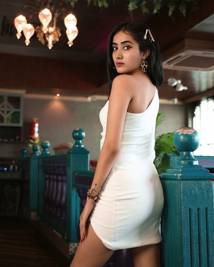 One shoulder dress